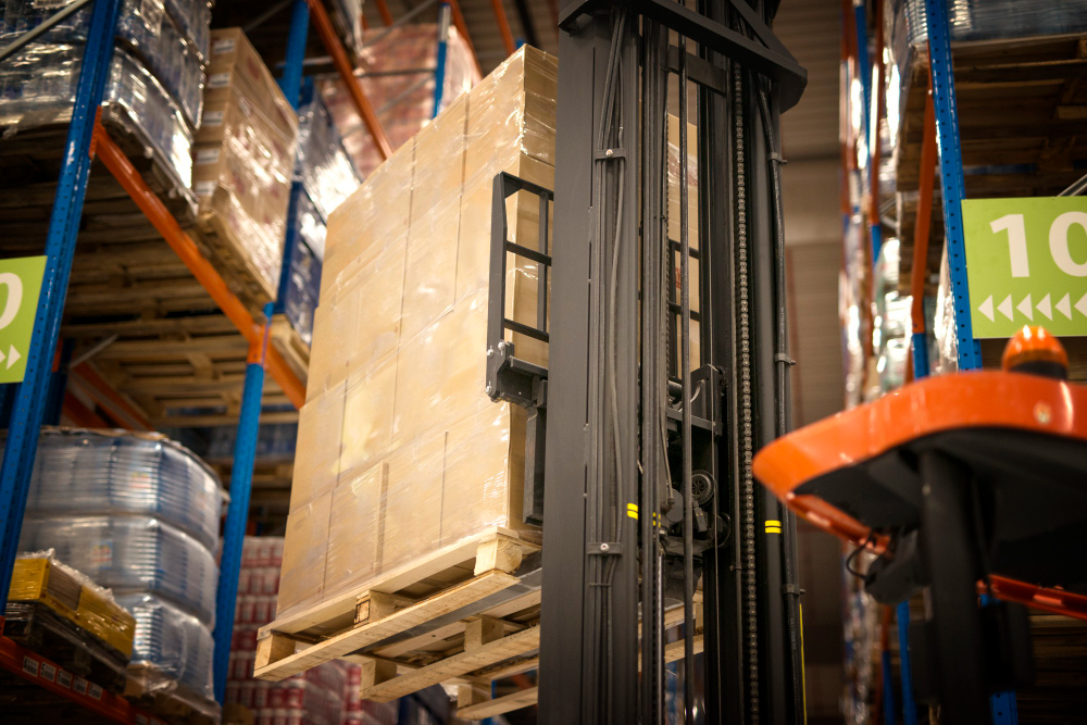 15 Best Material Handling Equipment for Warehouses in India